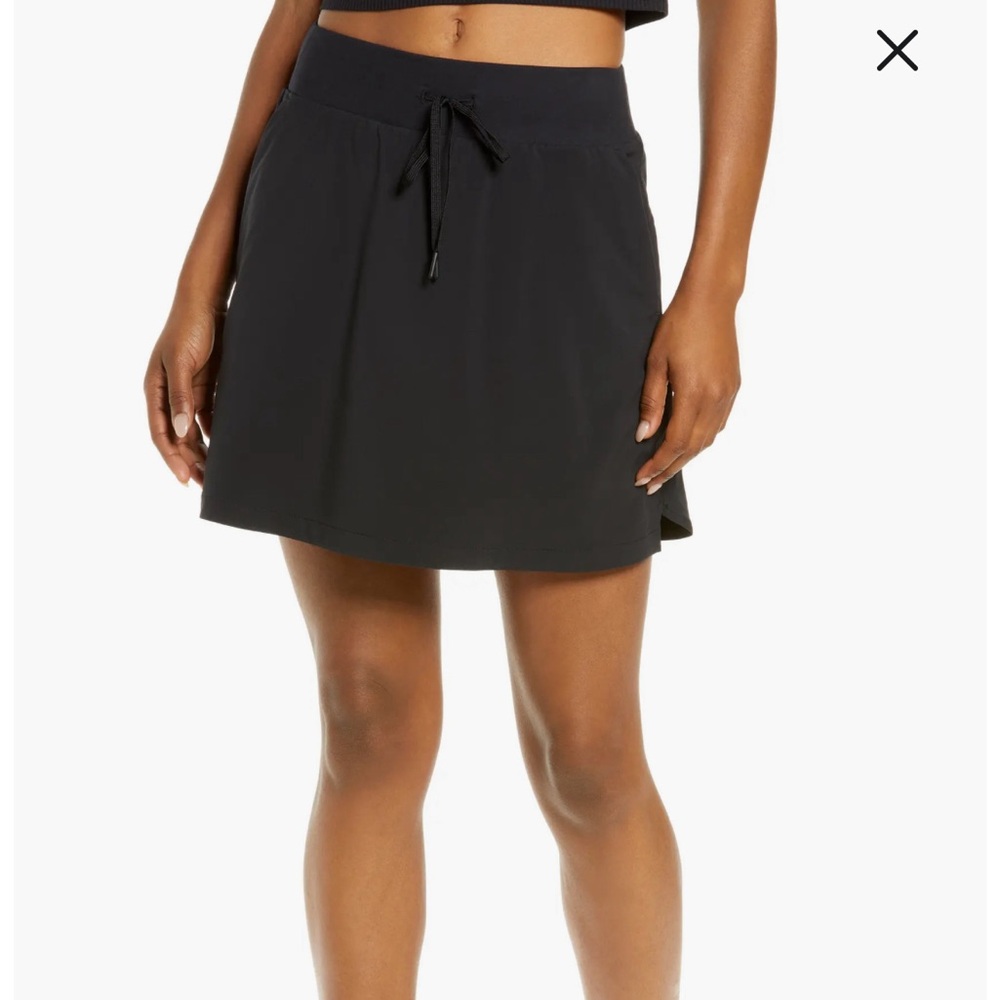 LIKE NEW Zella Taylor performance skort size medium